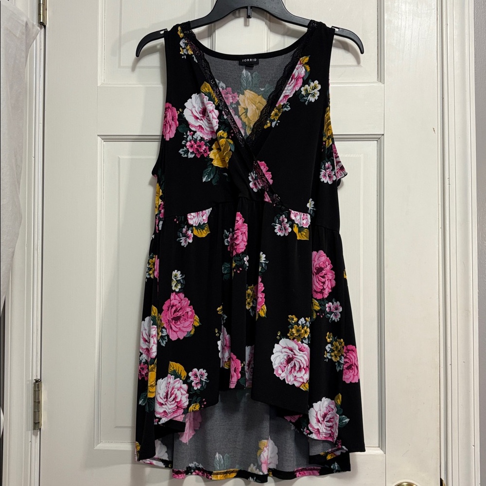 Torrid Lace Trim sleeveless top in Black Pink Gold Floral pattern Plus Size 1